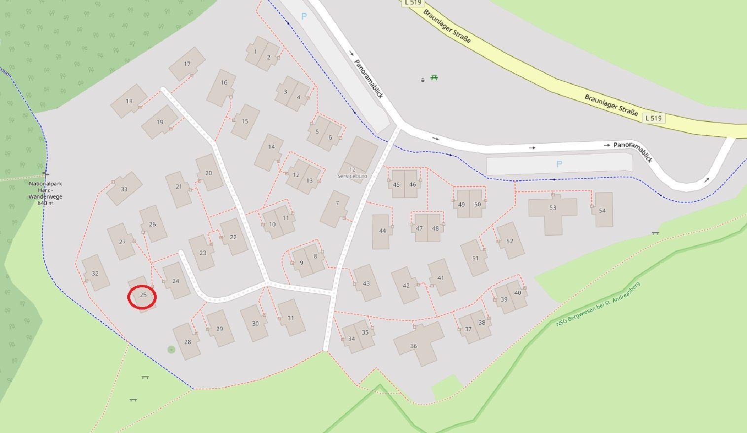 Karte zeigt Standort von Ferienhaus 25 in Wohnsiedlung mit Straßen und Grünflächen.
