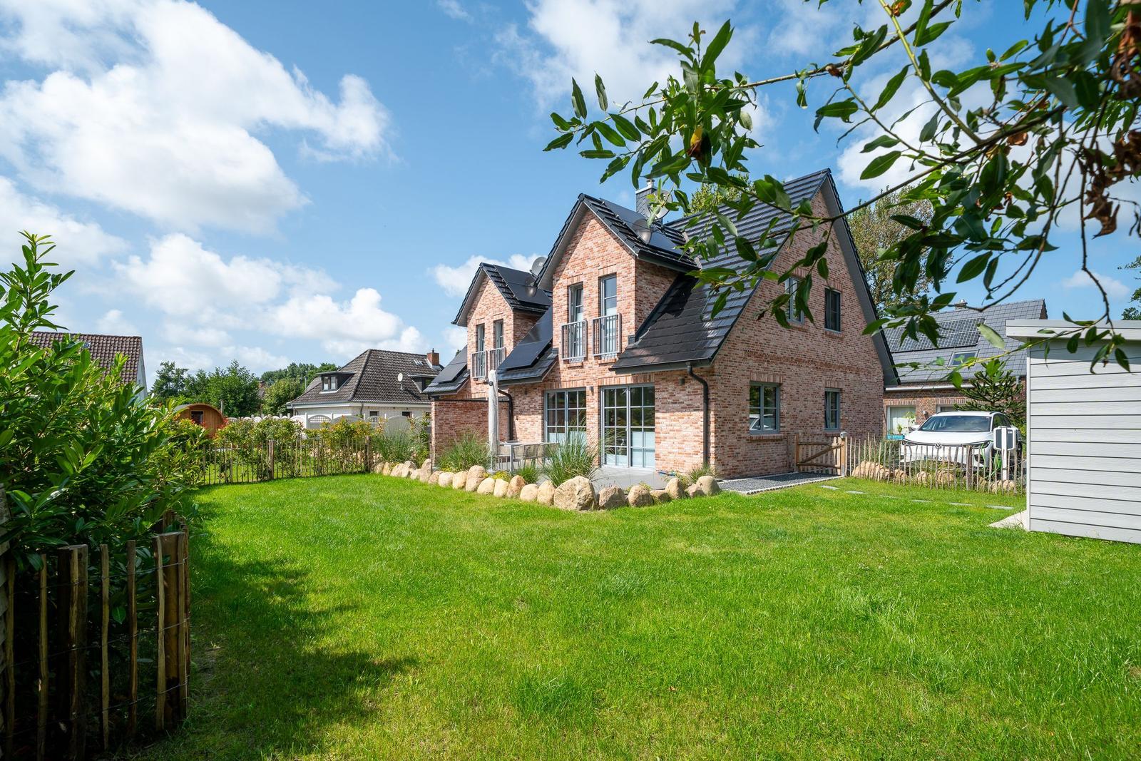 Wohnung mit Küche, Wohnbereich, Terrasse und Bad