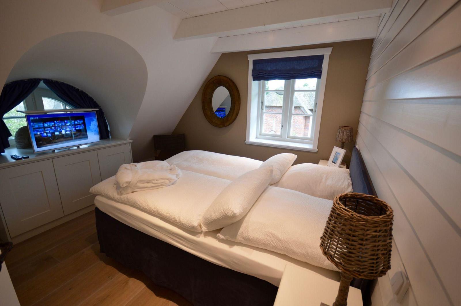 Boxspringbett, TV