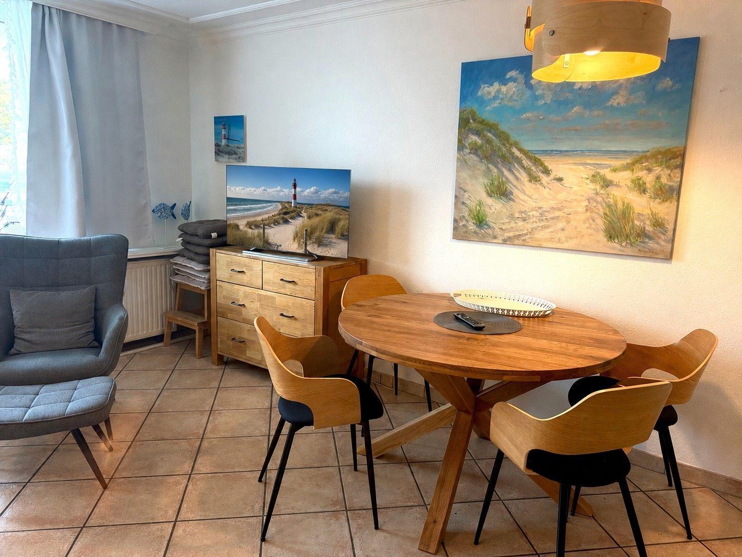 Wohnzimmer mit Essecke
