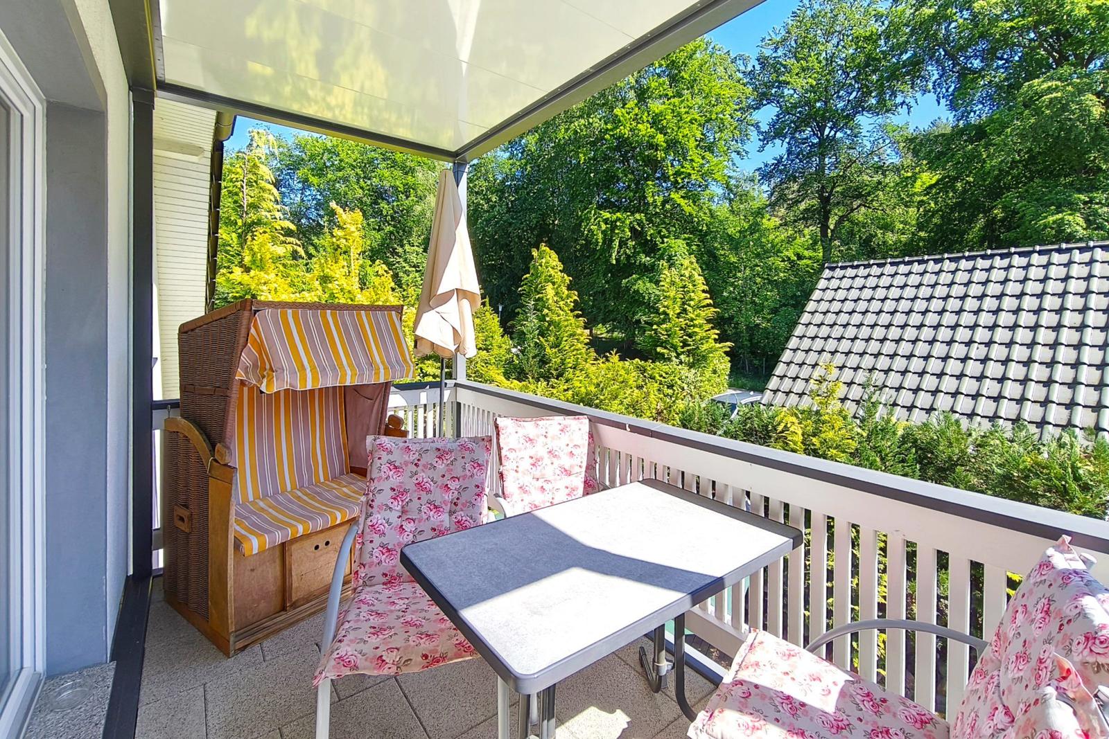 Große Rasenfläche mit Grillplatz für gemütliche Sommerabende auf Usedom