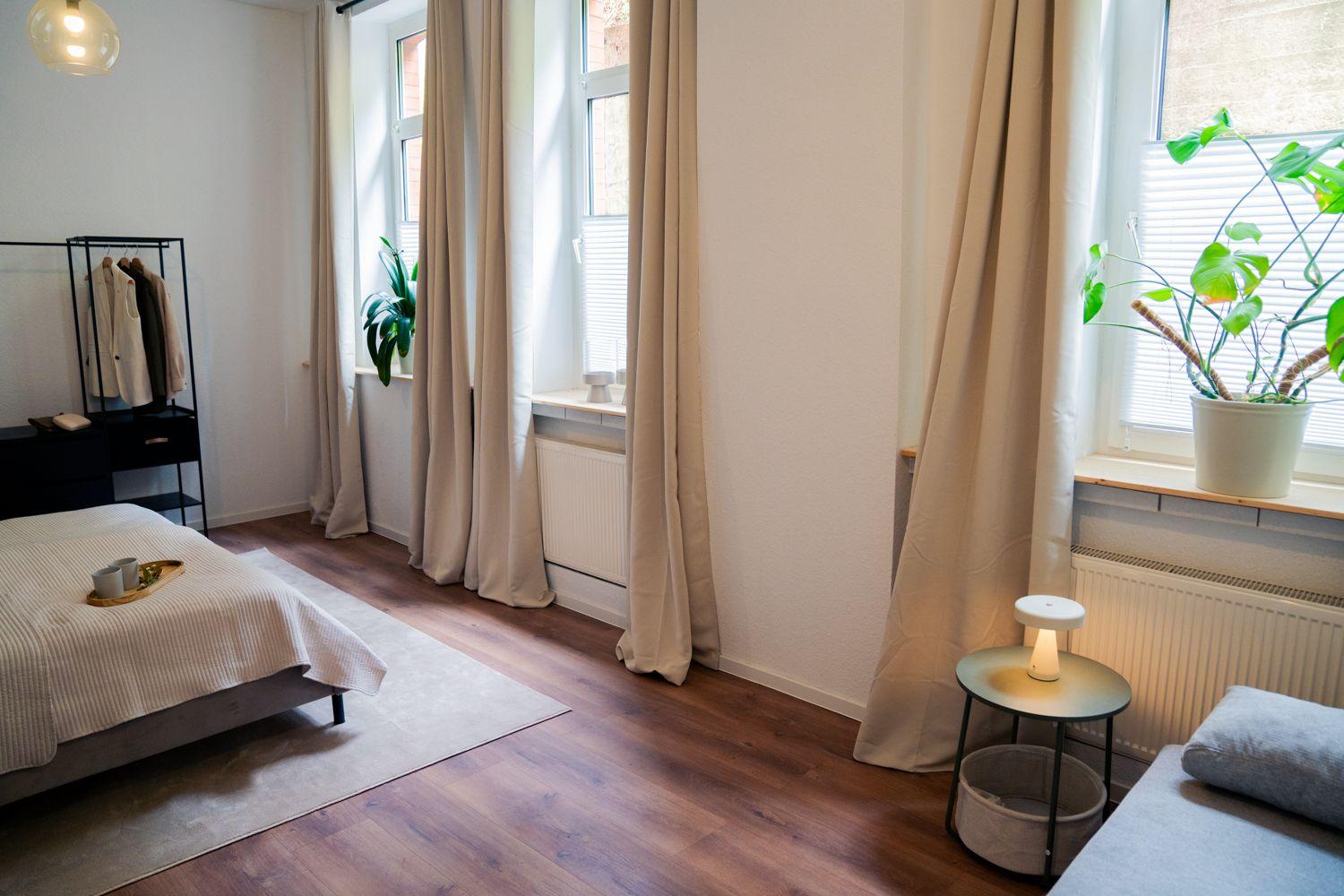 Doppelbettschlafzimmer mit Schlafsofa
