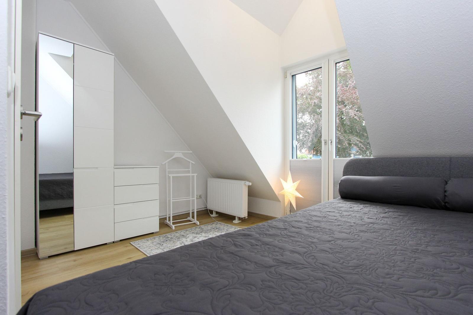 Schlafzimmer 2