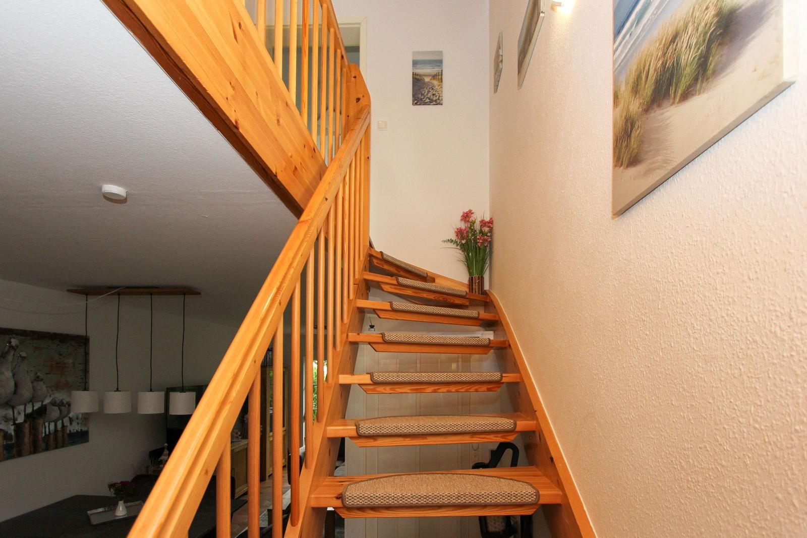 Treppe zum 1. Obergeschoss