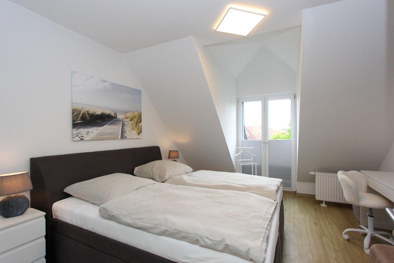 Schlafzimmer 1