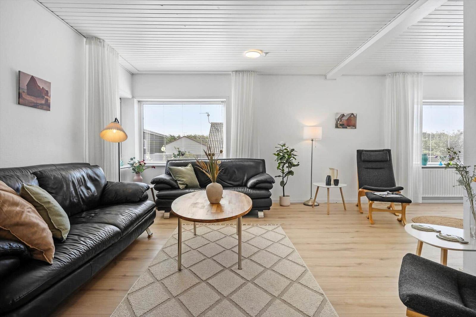 Stueplan zeigt drei Schlafzimmer, Küche, Bad und Treppenhaus.