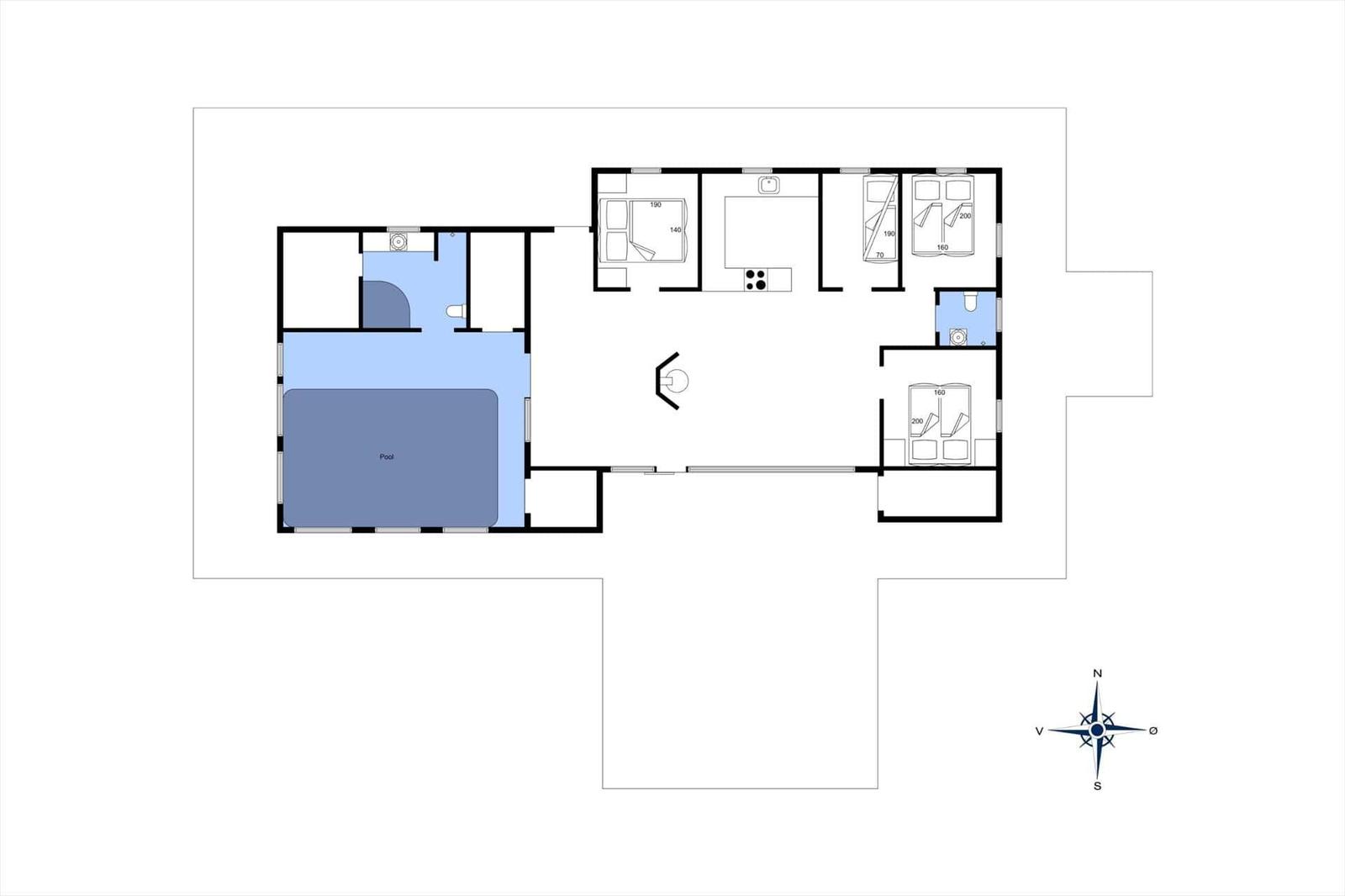 Dieses Grundriss zeigt eine Ferienwohnung mit Pool, Küche, Schlafzimmer und Badezimmer.