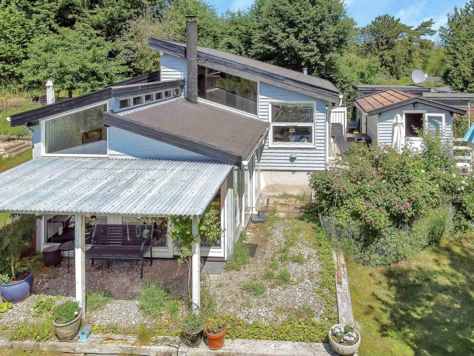 Wohnung mit drei Schlafzimmern, Küche, Bad und Terrasse