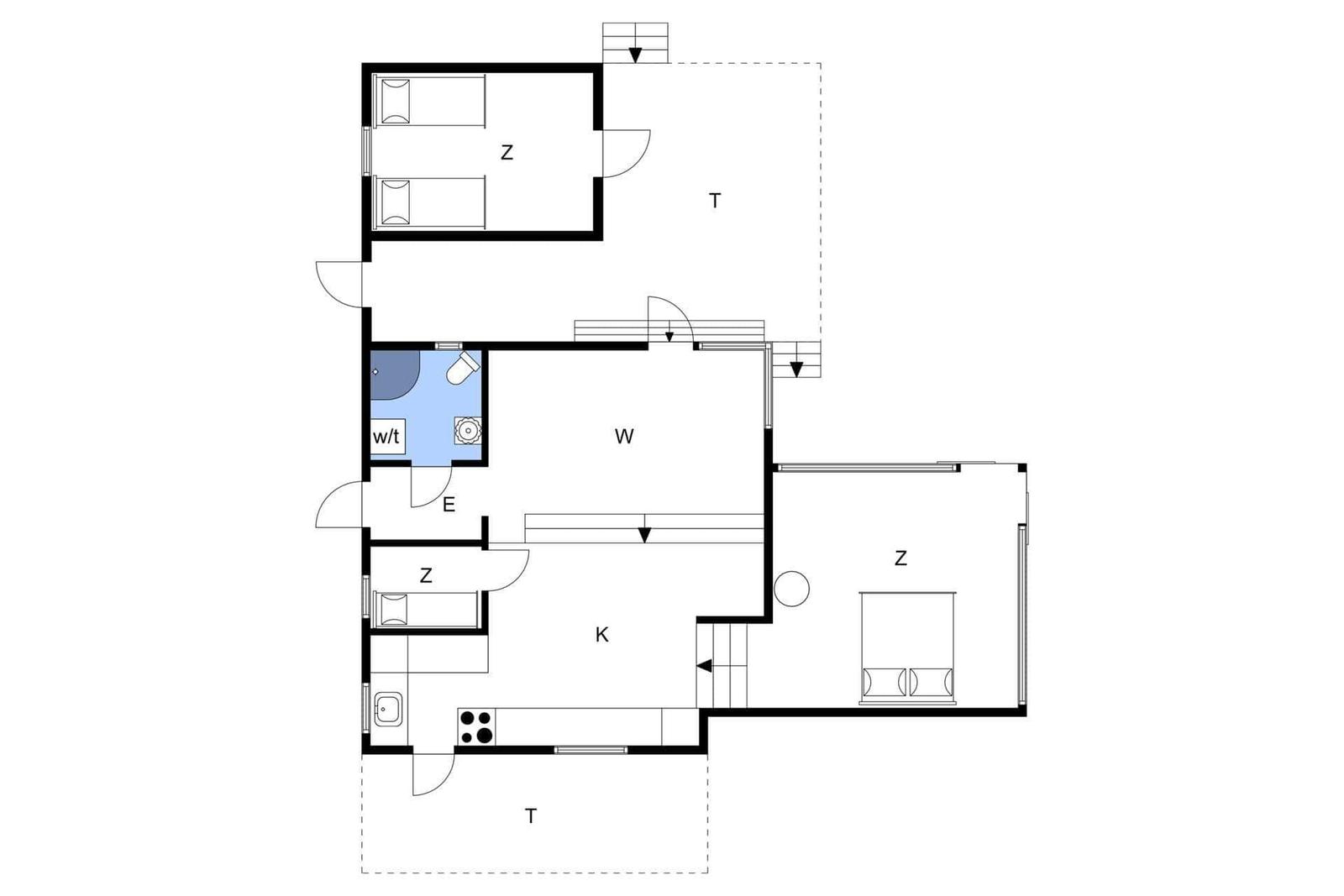 Haus mit Garten, Terrasse und Sonnenschirm. Umgeben von Bäumen und Grünflächen.