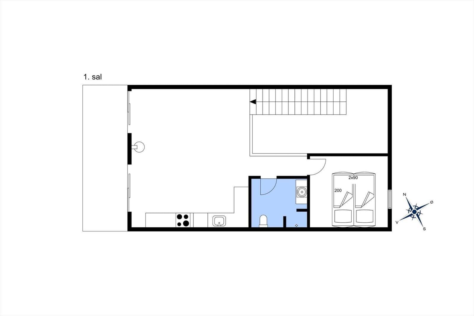 Erdgeschoss mit Küche, Bad und Aufgang zur oberen Etage.