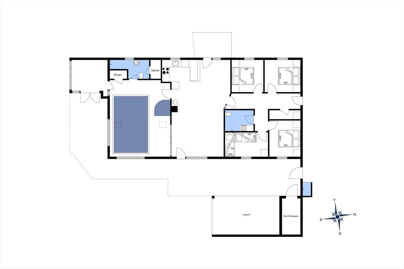 Dieses Haus hat eine Sauna, einen Carport und mehrere Schlafzimmer mit Bad.