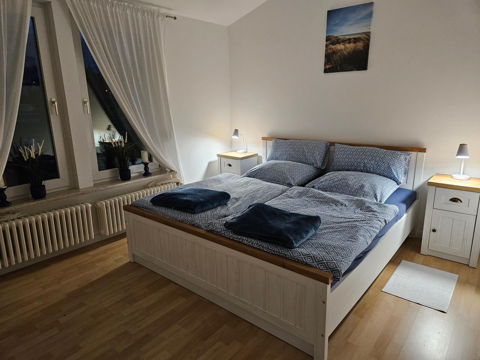 Schlafzimmer 1
