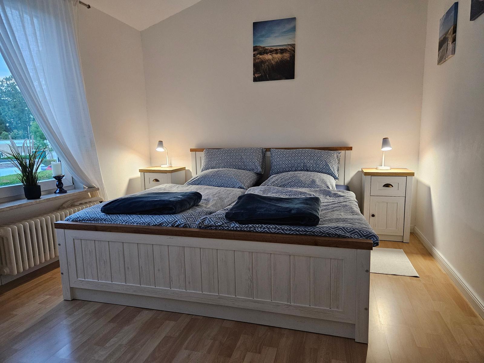Schlafzimmer 1