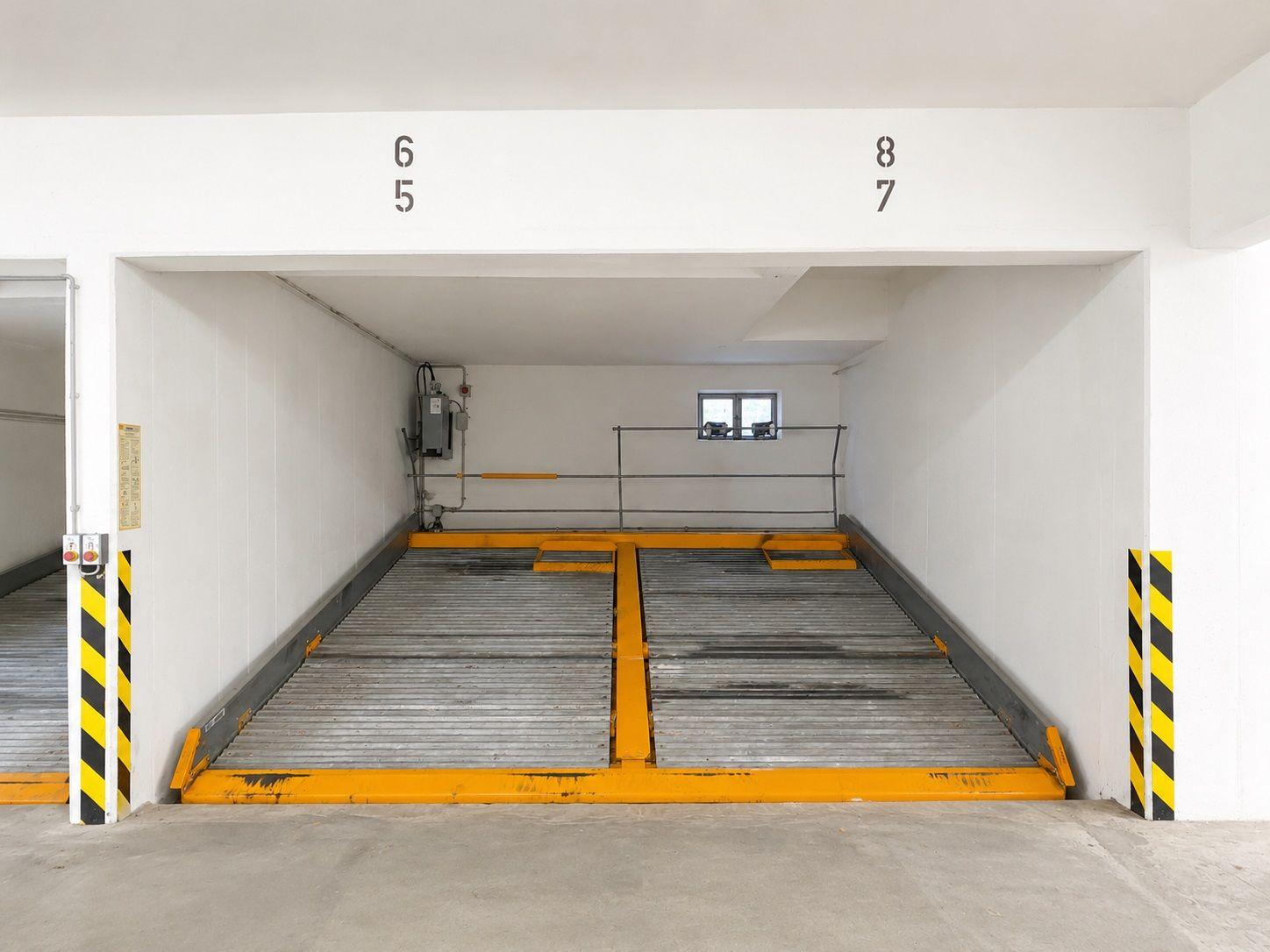 Tiefgaragenstellplatz