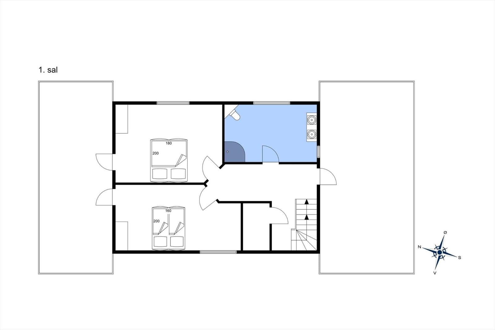 Zweiter Stock mit vier Schlafzimmern und Treppe zur nächsten Etage.