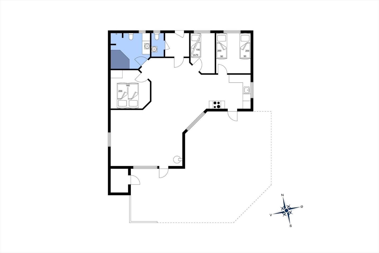 Wohnung mit drei Schlafzimmern, Küche und Bad. Raumübersicht mit Kompass.