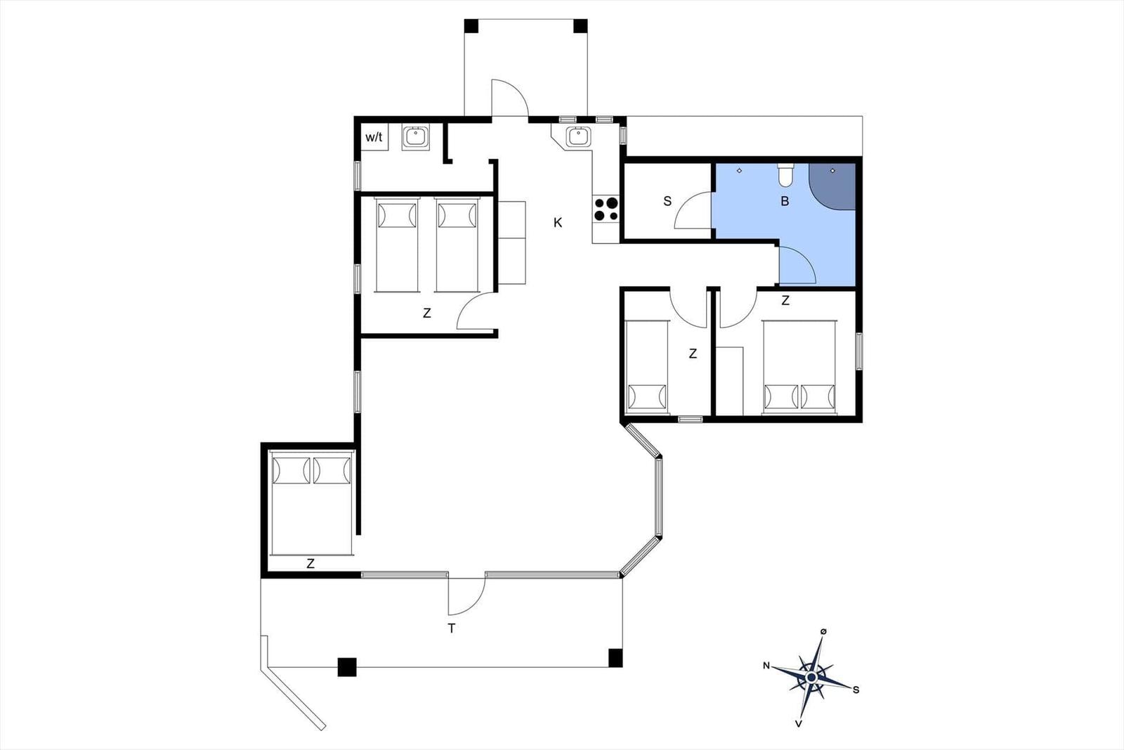 Wohnung mit drei Schlafzimmern, Küche und Bad. Grundriss mit Orientierung.