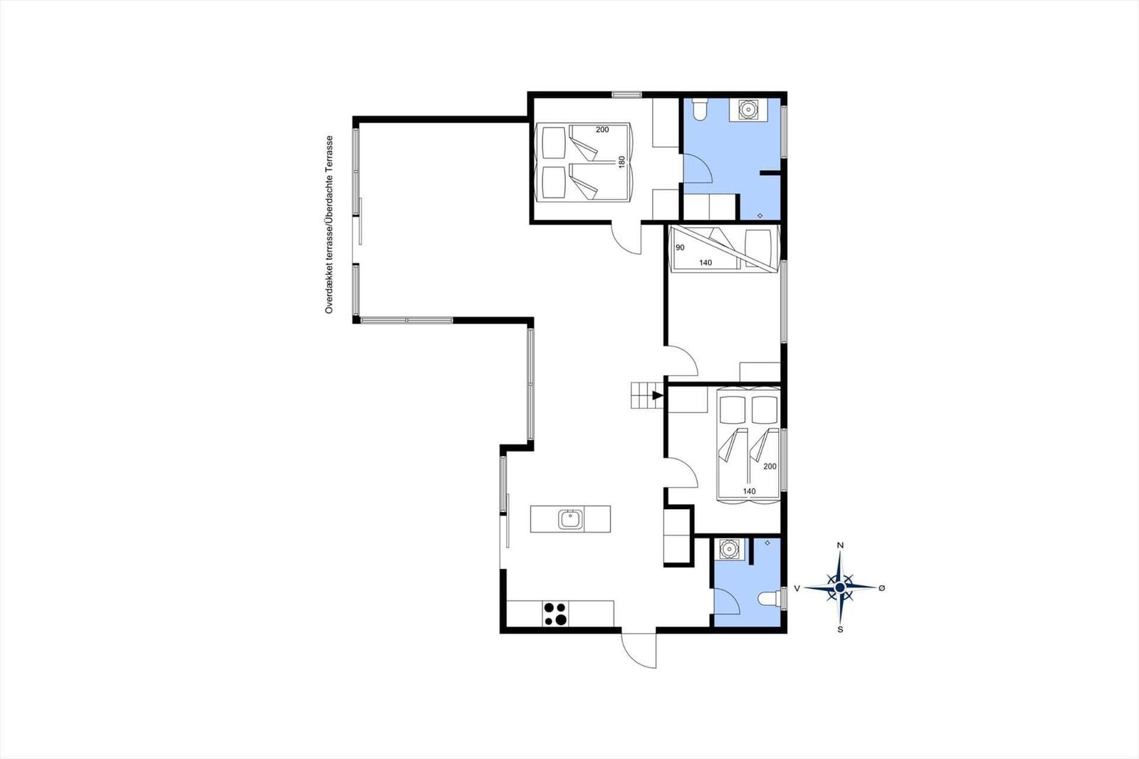 Apartment with three bedrooms, kitchen, and covered terrace. Two bathrooms.