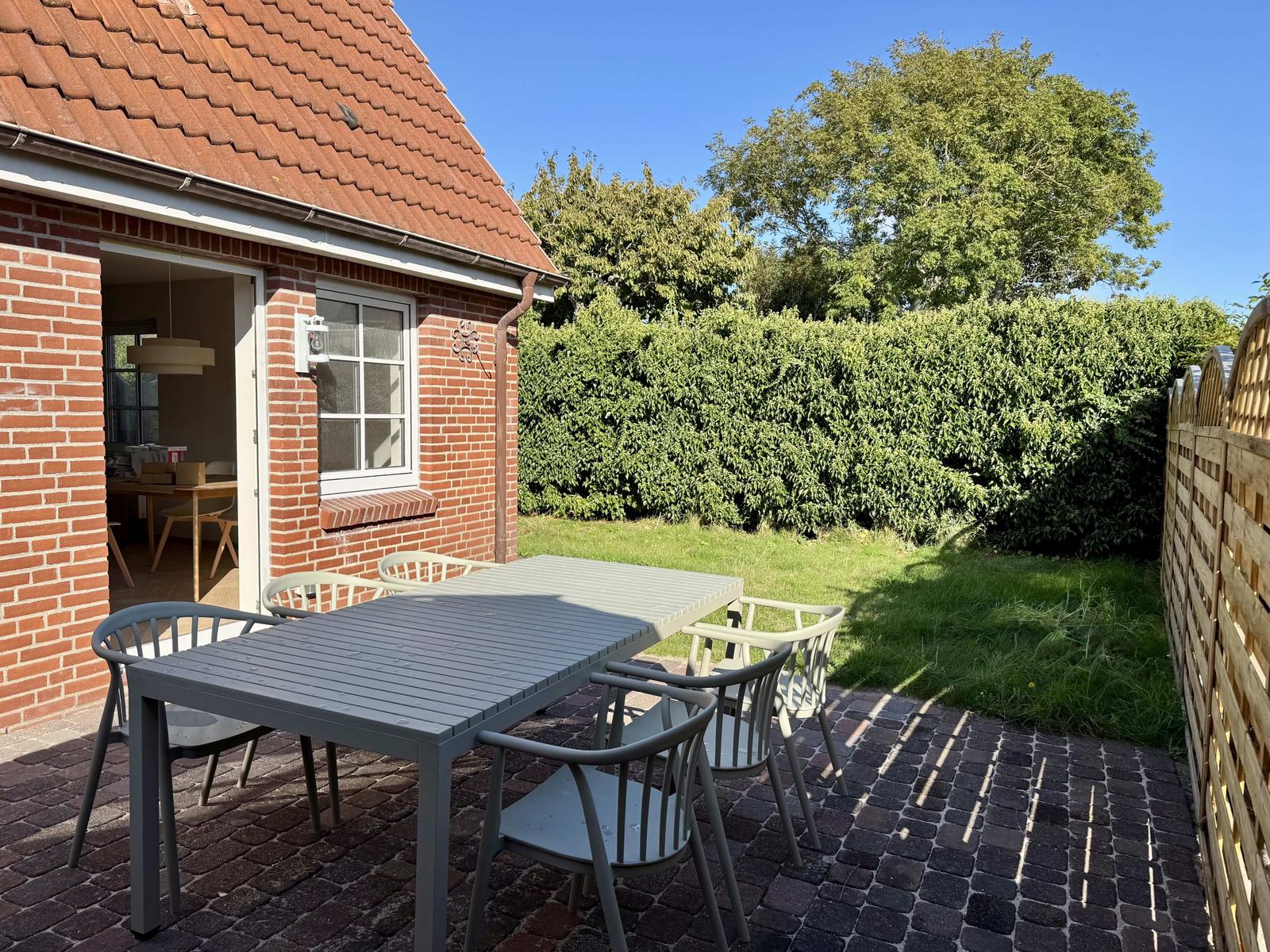 Terrasse und Garten