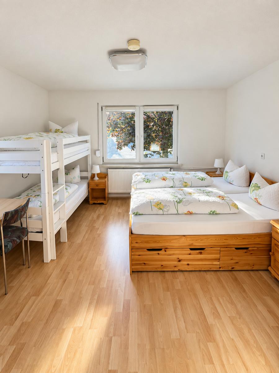 Schlafzimmer 2