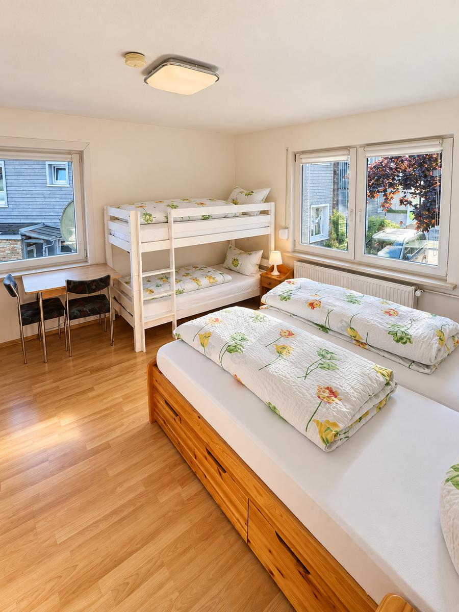 Schlafzimmer 2