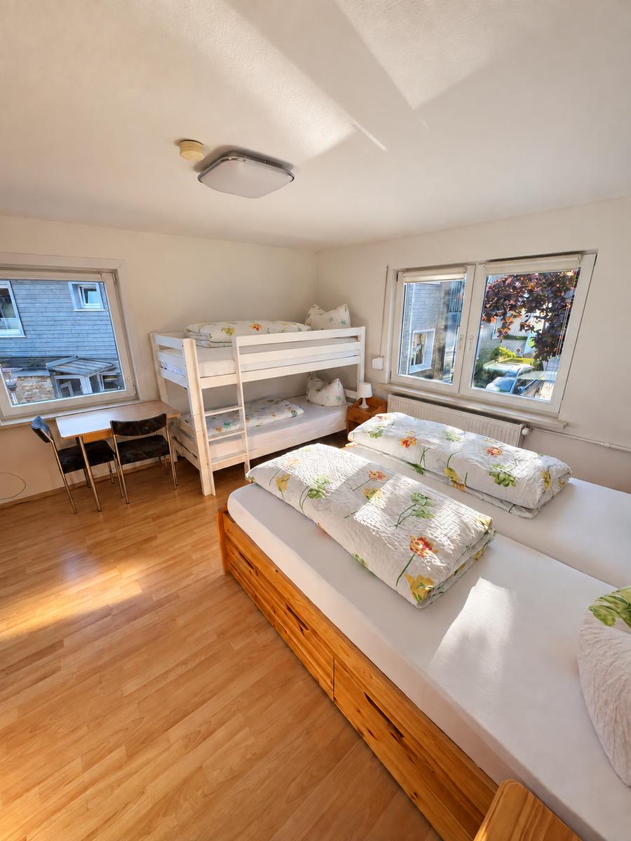 Schlafzimmer 2