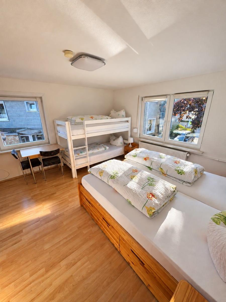 Schlafzimmer 2