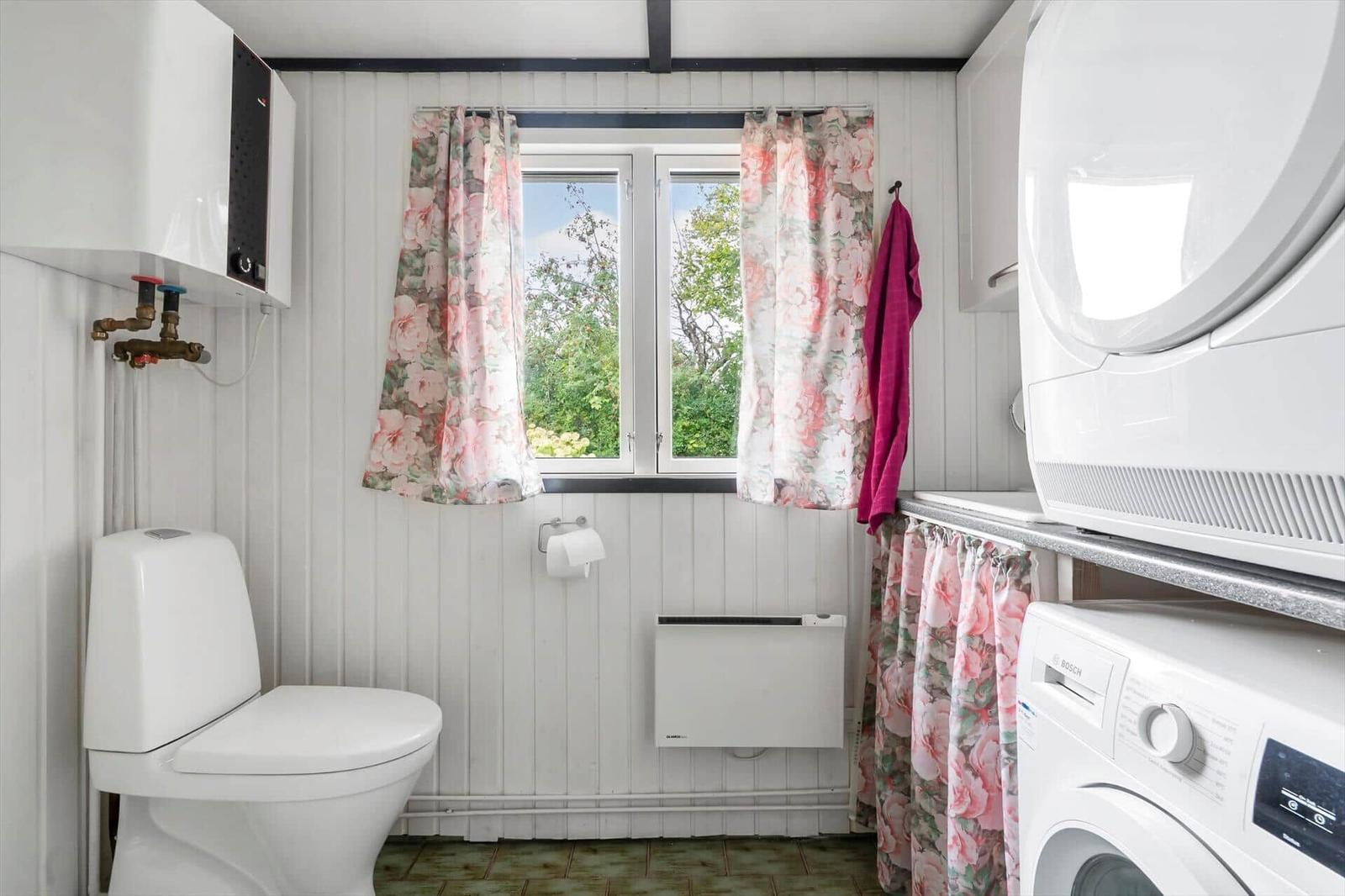 Guest Toilet