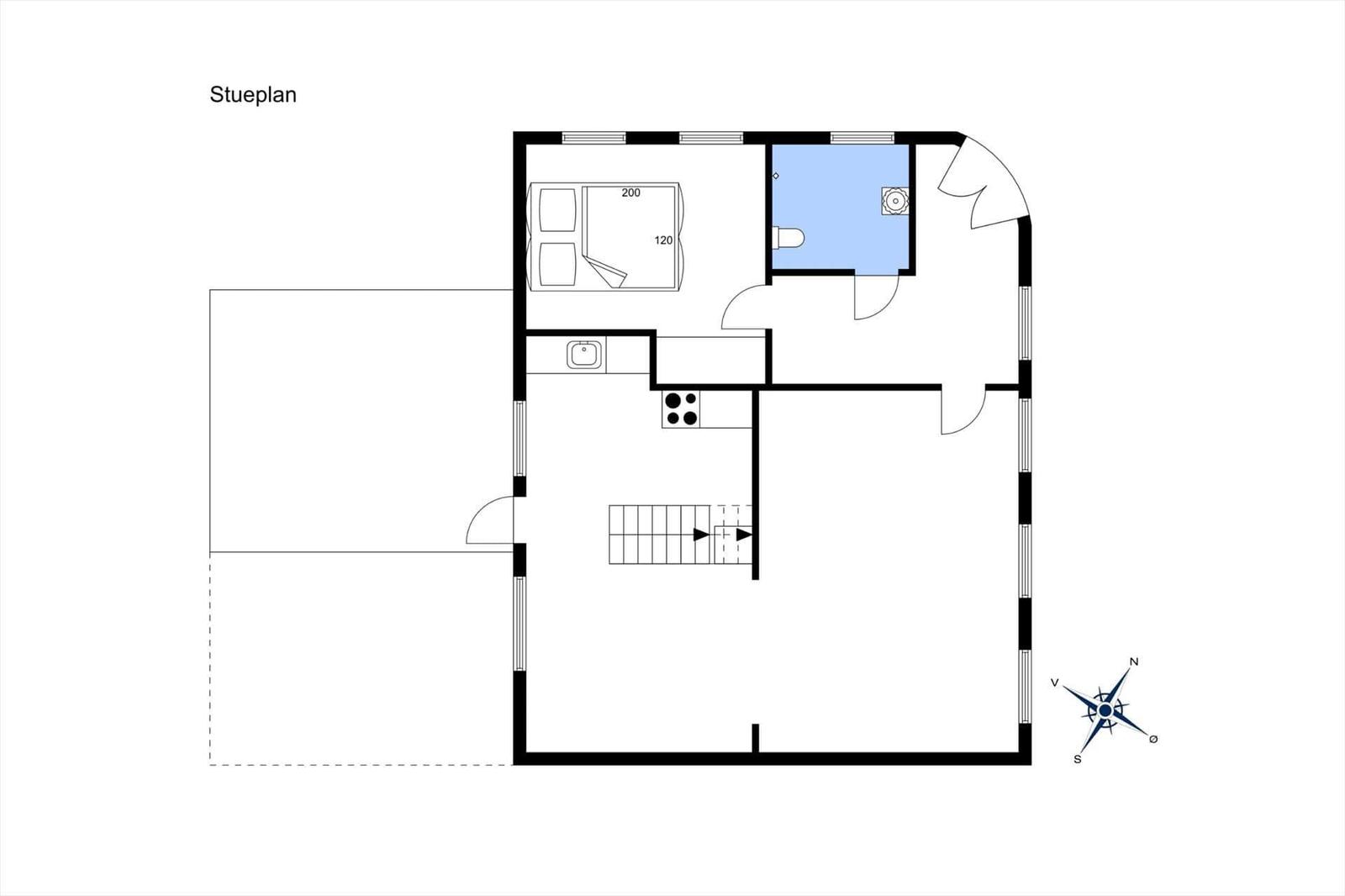 1. Stock mit Schlafzimmer, Bad und Zugang zum Balkon.