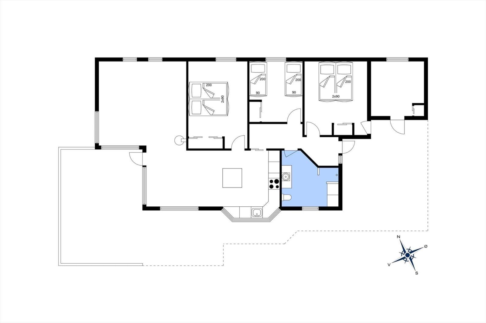 Dieses Apartment hat drei Schlafzimmer, eine Küche und ein Bad.
