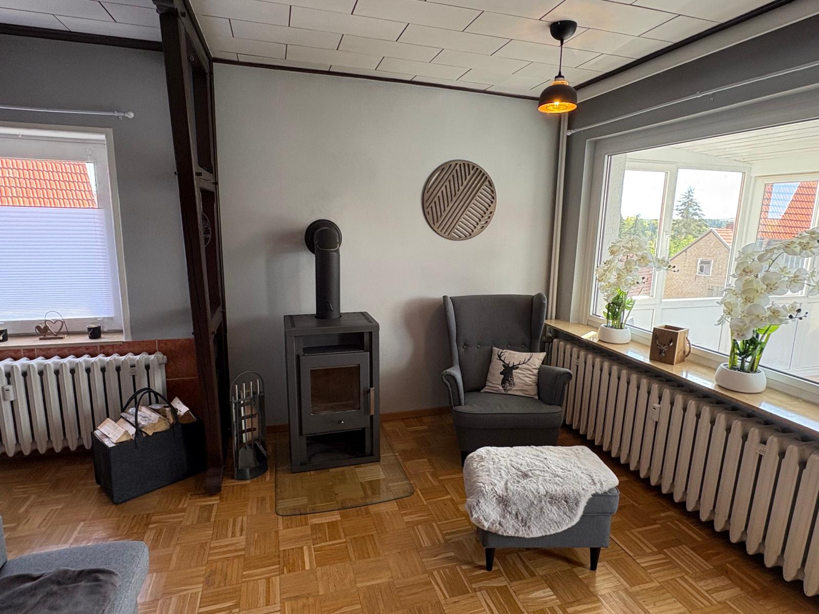 Wohnzimmer mit Kamin