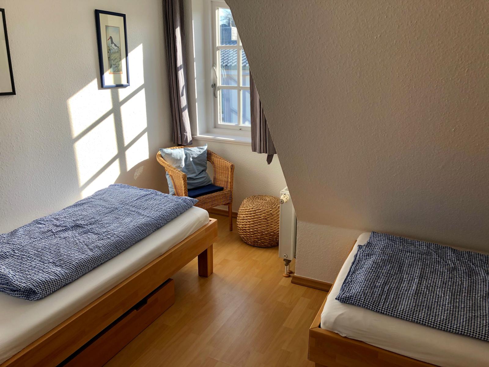 Schlafzimmer 2 mit 2 Einzelbetten