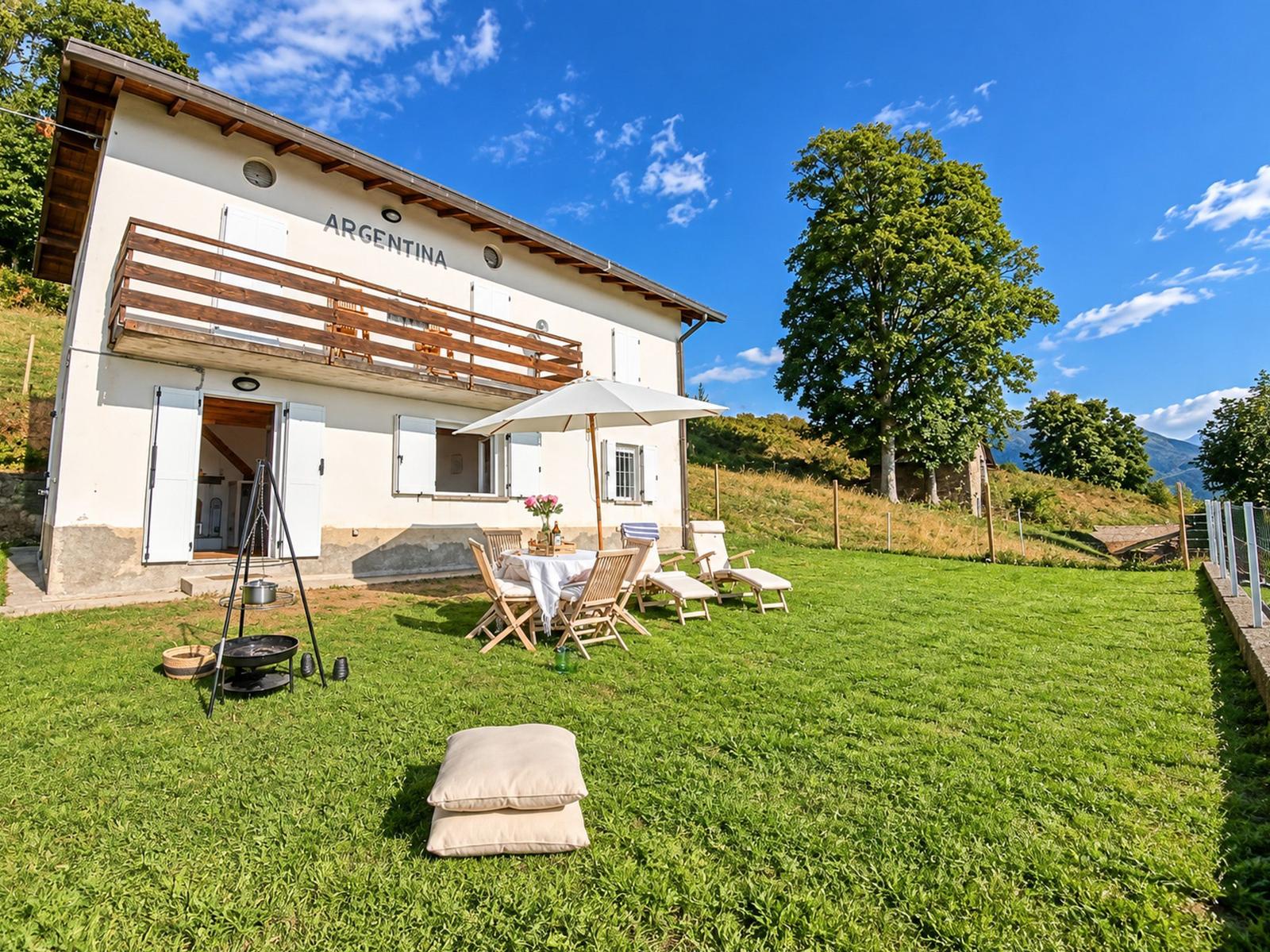 top gepflegtes Ferienhaus mit großem Grundstück in ruhiger Lage