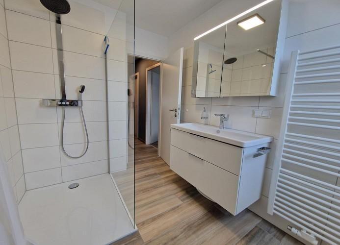 Neues Duschbad im OG