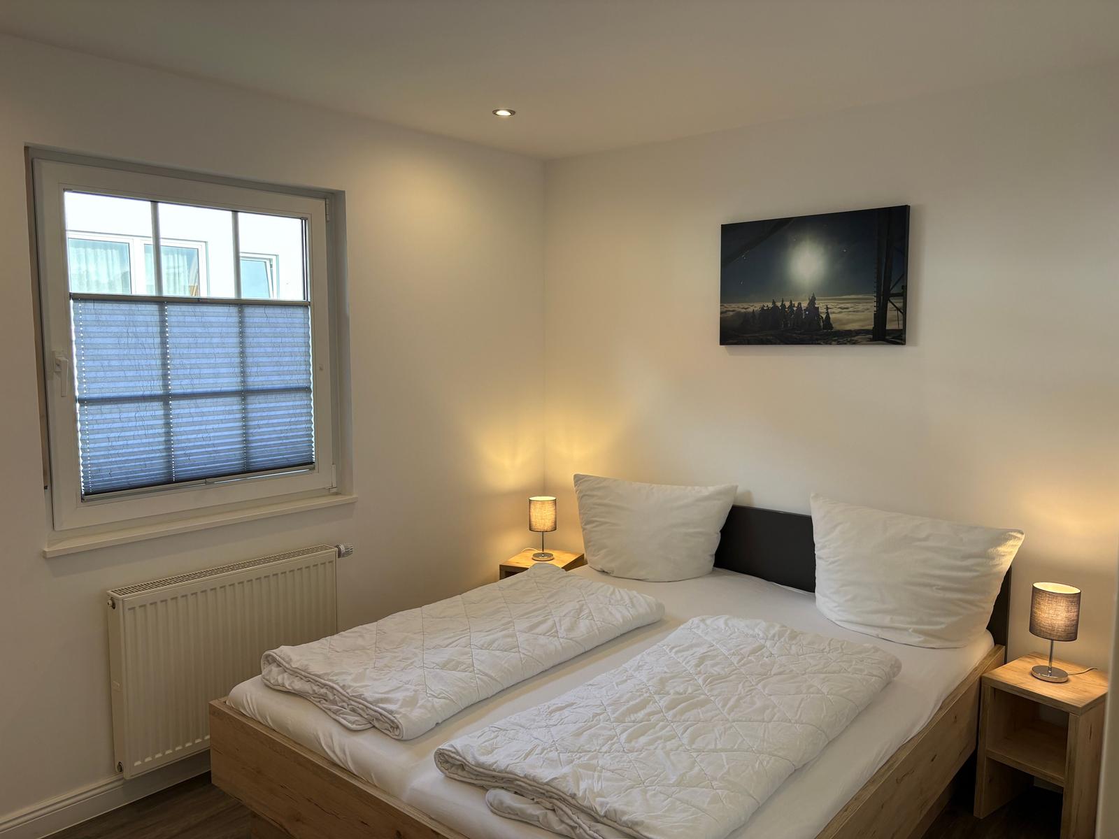 Schlafzimmer 1