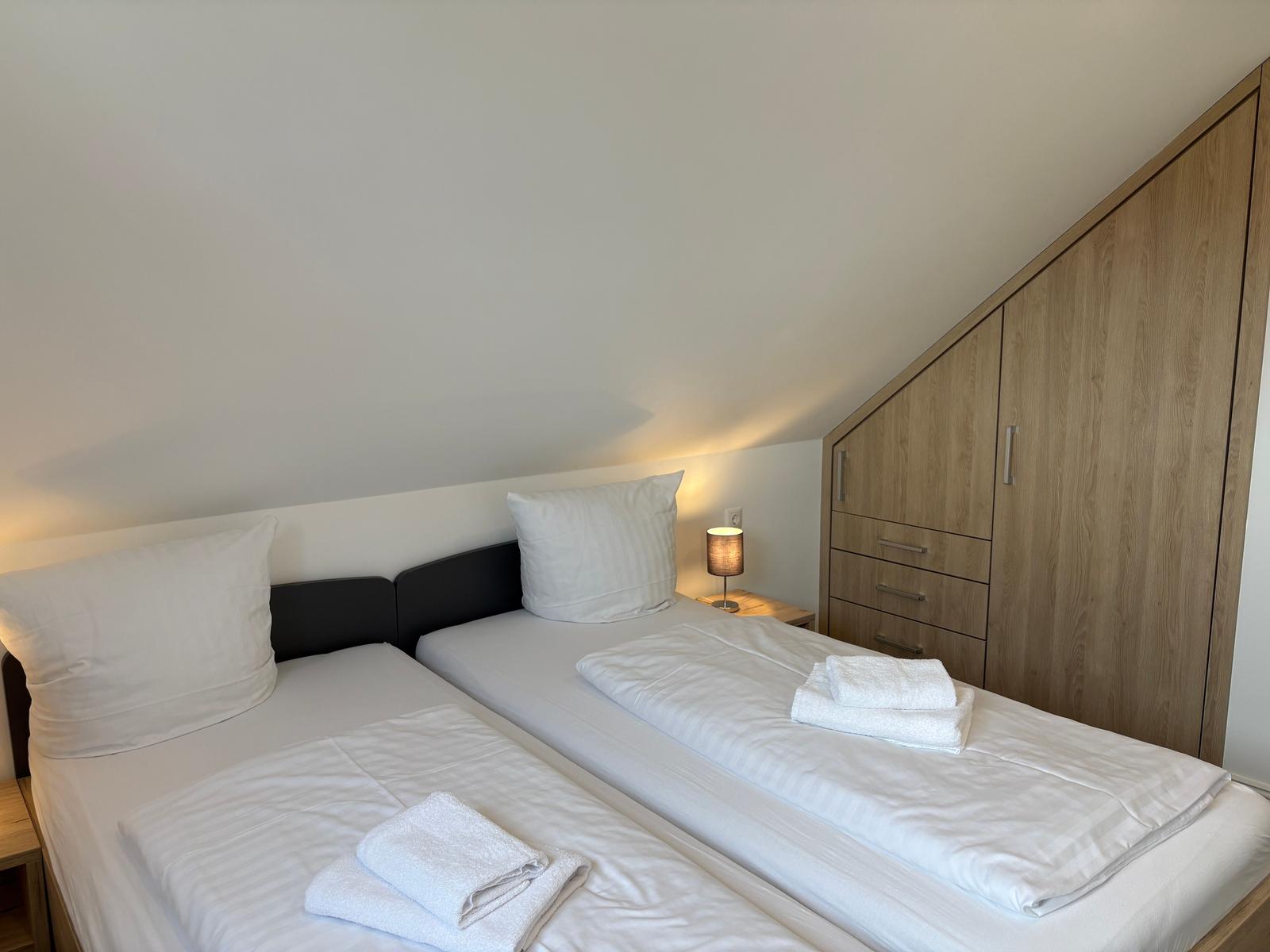 Schlafzimmer 4