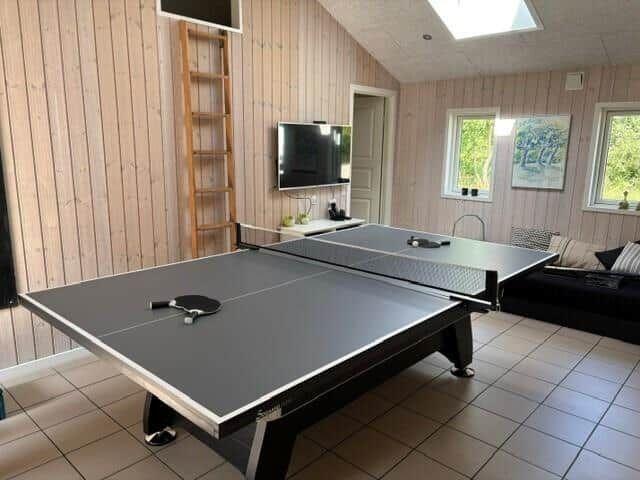Wohnung mit drei Schlafzimmern, Küche und Bad. Lage mit Kompass.