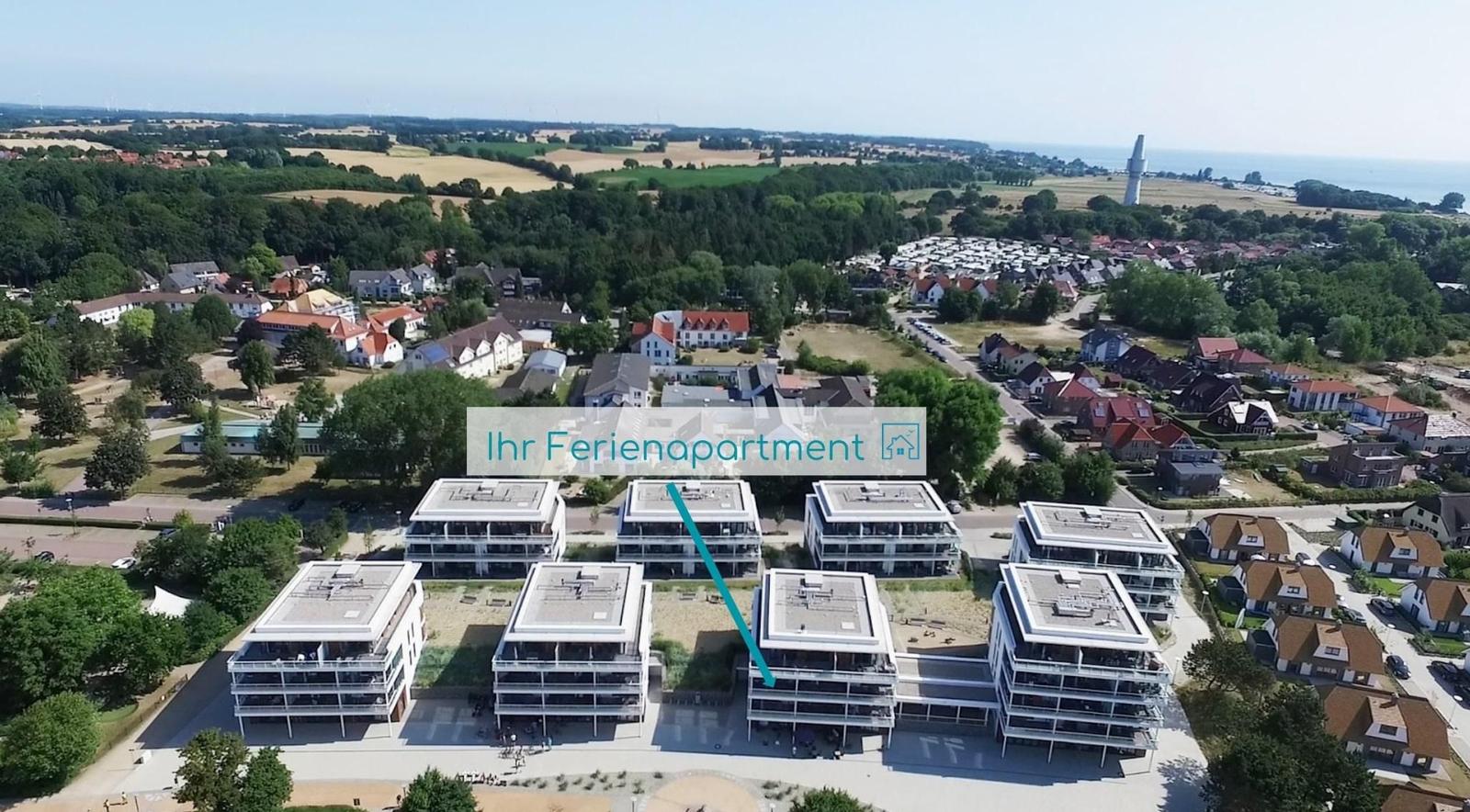 Ferienapartment in modernem Gebäudekomplex mit Blick auf Küstenlandschaft