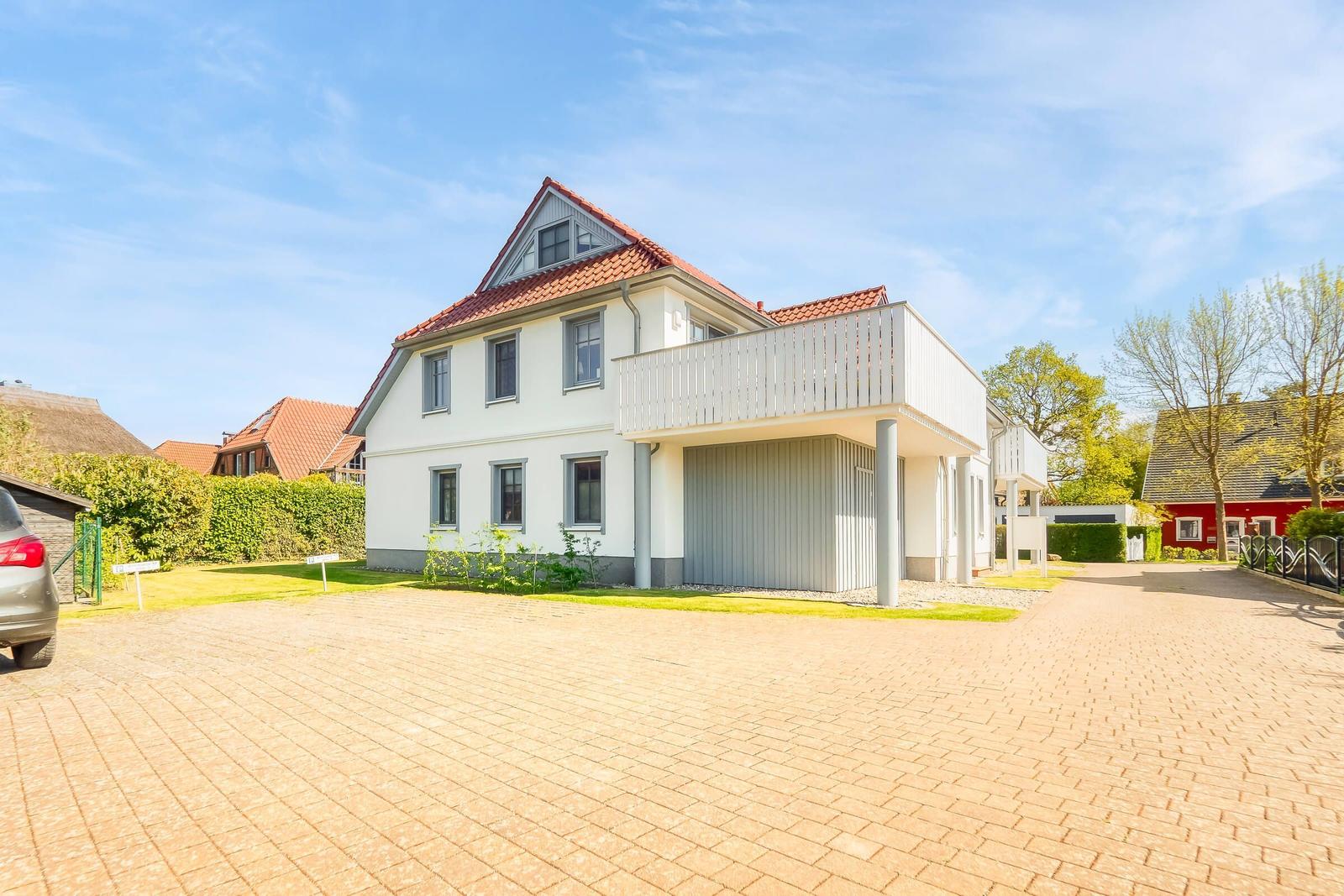 Aussenansicht Einfahrt