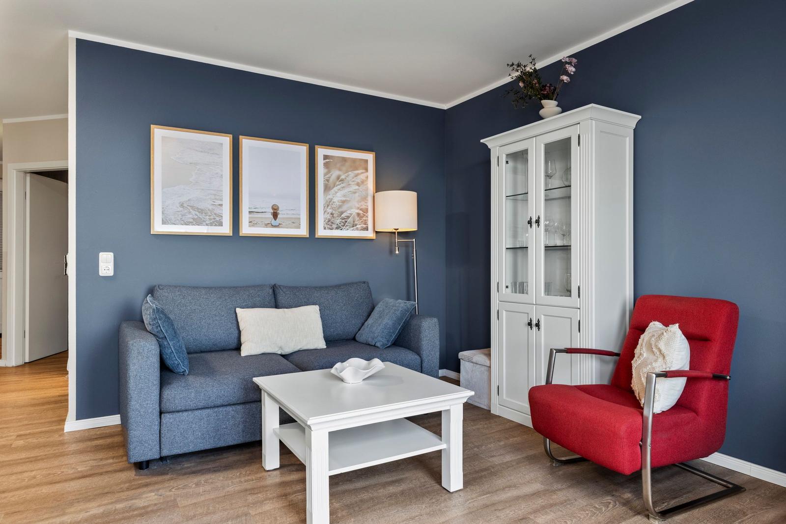 Wohn-Essbereich mit Couch im kbmb320, Meeresblick 320 in Kühlungsborn