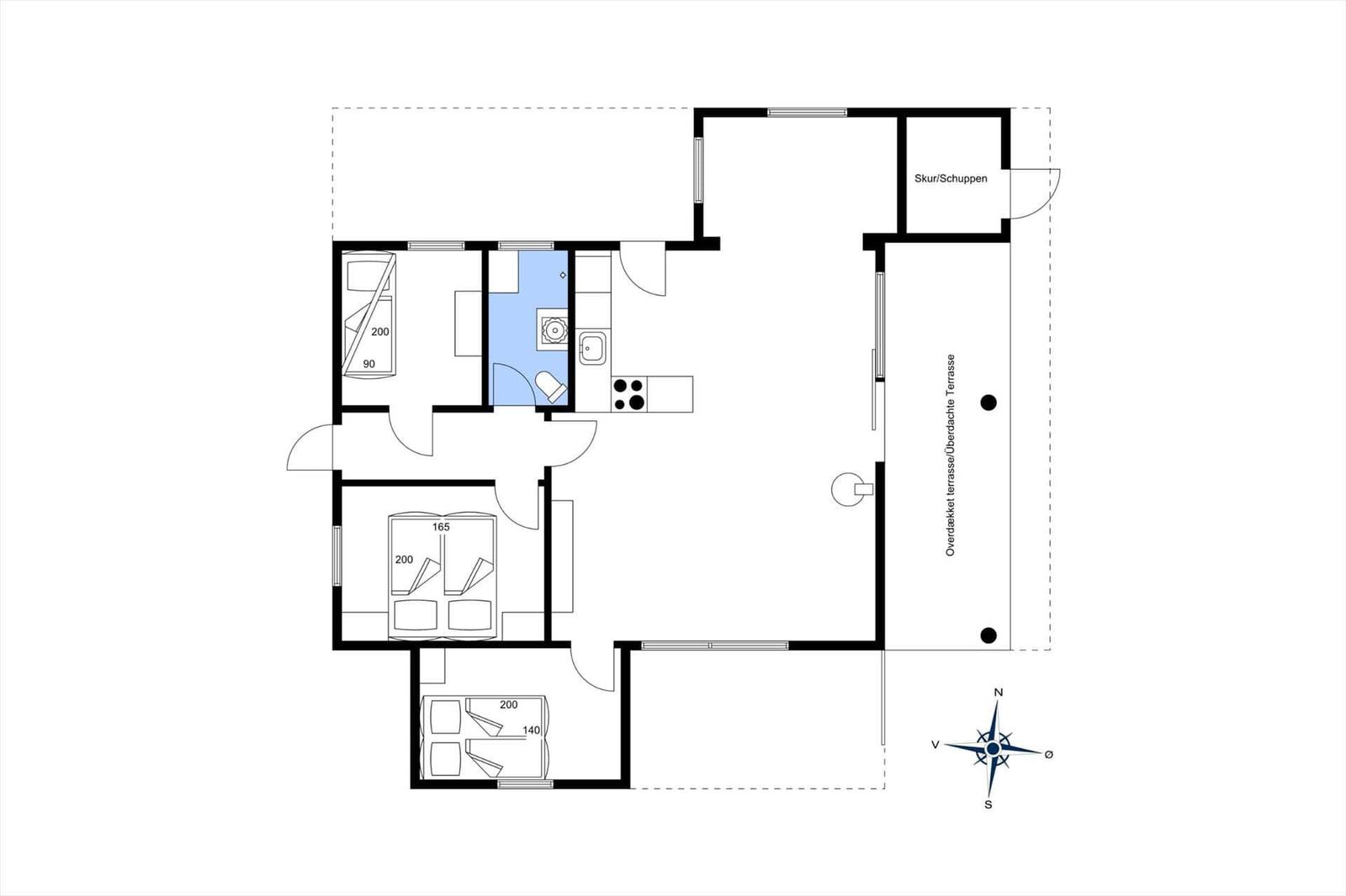 Wohnung mit drei Schlafzimmern, Küche und überdachter Terrasse.