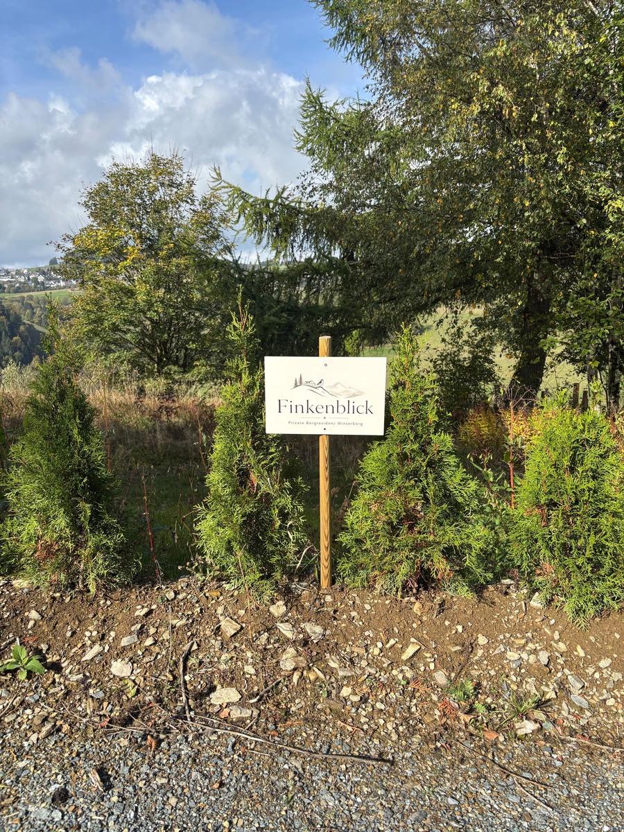Ausgeschilderter Parkplatz