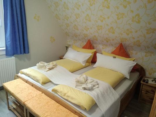 Haus am Hüttenteich, Ferienwohnung Reitzig - klassisch im OG (93023