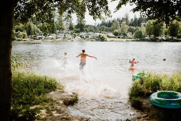 HarzCamp Bremer Teich Rustikaler Bungalow Ferienhaus in Gernrode