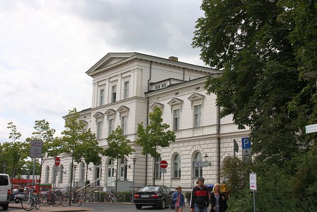 Der Abfahrtsort des Heide-Express ist der Lüneburger Bahnhof