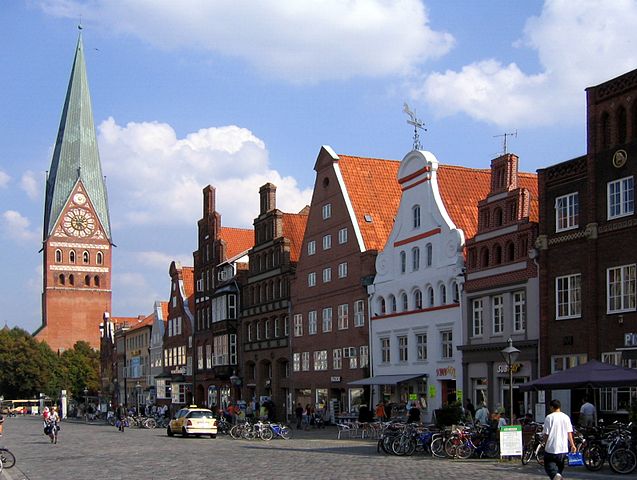 Die Salzstadt Lüneburg hat viele sehenswerte Gebäude aus der Backsteingotik