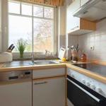 komplett eingerichtete Küchenzeile