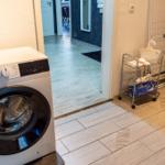 Waschmaschine und Trockner im Haus