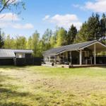 Haus mit Terrasse und Garten in Waldnähe