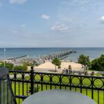 Balkon mit Gartenmöbeln